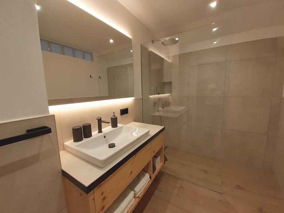 Haus Talblick "Wallbug" Ferienwohnung 1 나투르노 외부 사진