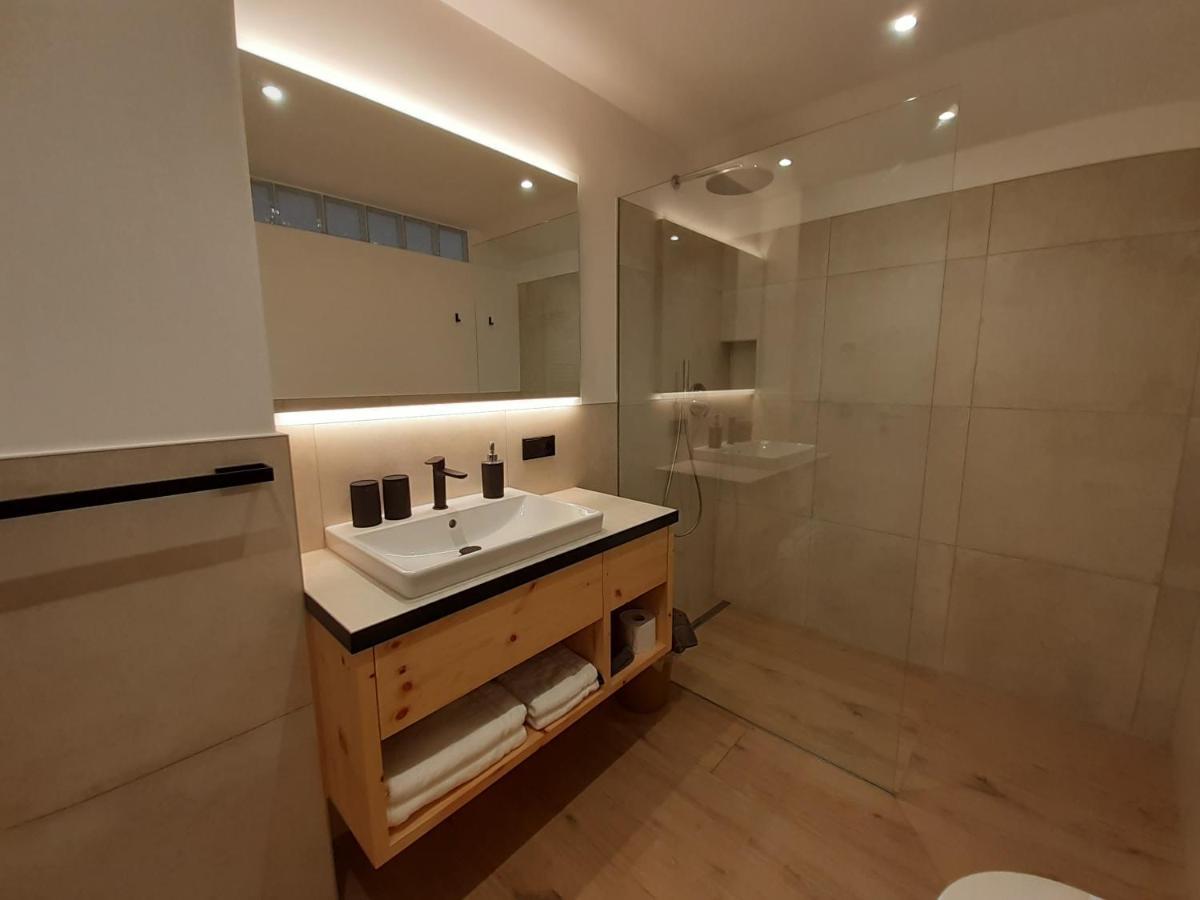 Haus Talblick "Wallbug" Ferienwohnung 1 나투르노 외부 사진